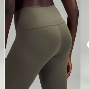 Lululemon Wunder Train High-Rise Tight / leggings 28” Army Green color